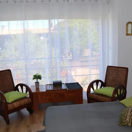 לינה וארוחת בוקר Cordoba Et Lhassa 2*